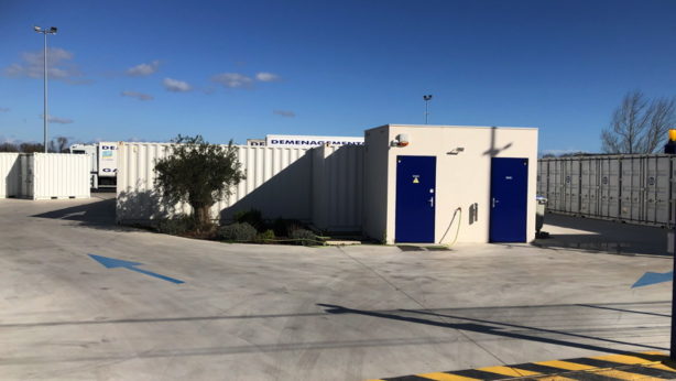 Self Stockage yH5BAEAAAAALAAAAAABAAEAAAIBRAA7