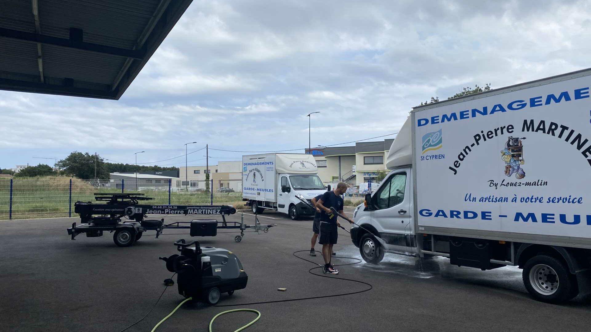 Accueil yH5BAEAAAAALAAAAAABAAEAAAIBRAA7